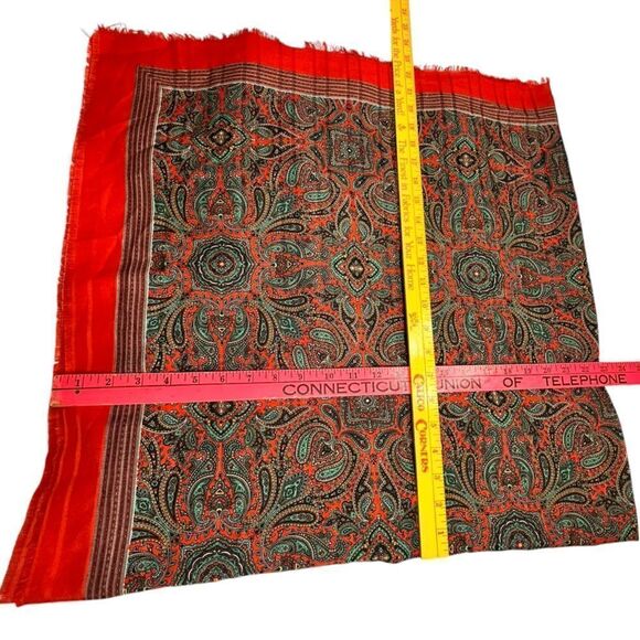Vintage Laura Borghese, Italy Green and Red Paisley oversized Wrap Scarf Square - Picture 3 of 7